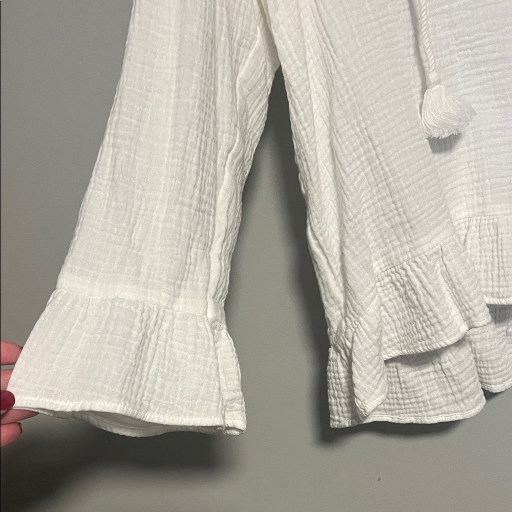 Women's White Ruffled Top - Picture 3 of 4